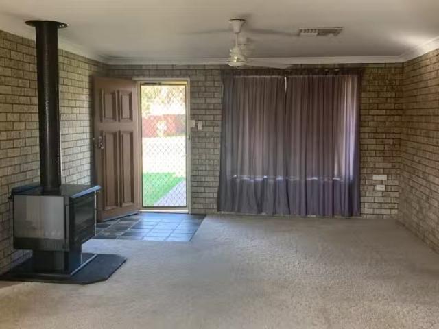 Unique 7 Villa St, Gunnedah Apartment for rent Listed by Jane.
