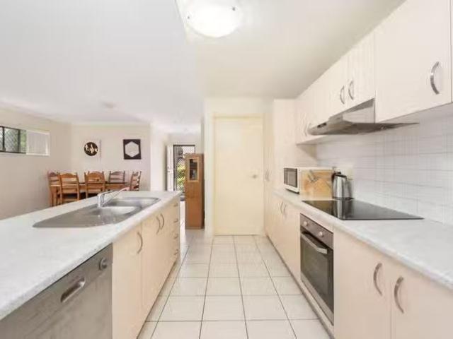 Deal! 8/48 Halcomb Street, Zillmere, QLD 4034