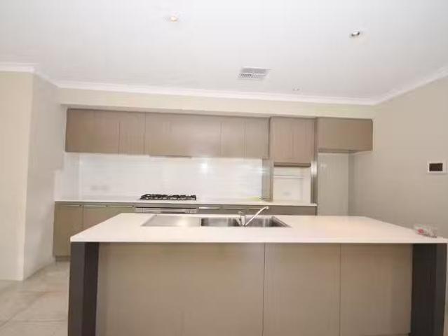 Cheap 84 Congenial Loop, Atwell, WA 6164