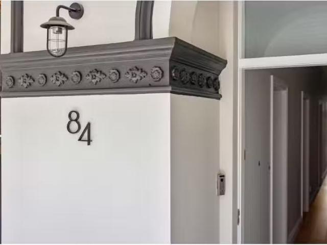 Cheap 84 Silver Street, St Peters House for rent Listed by Ga.