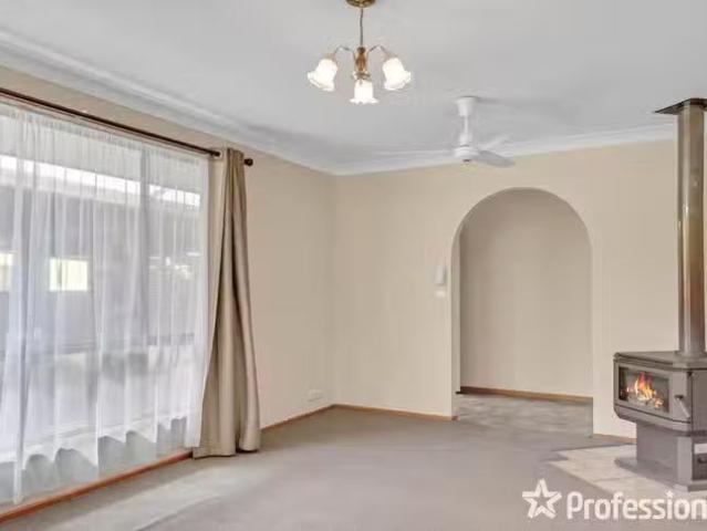 New 85 Undurra Drive, Glenfield Park, NSW 2650