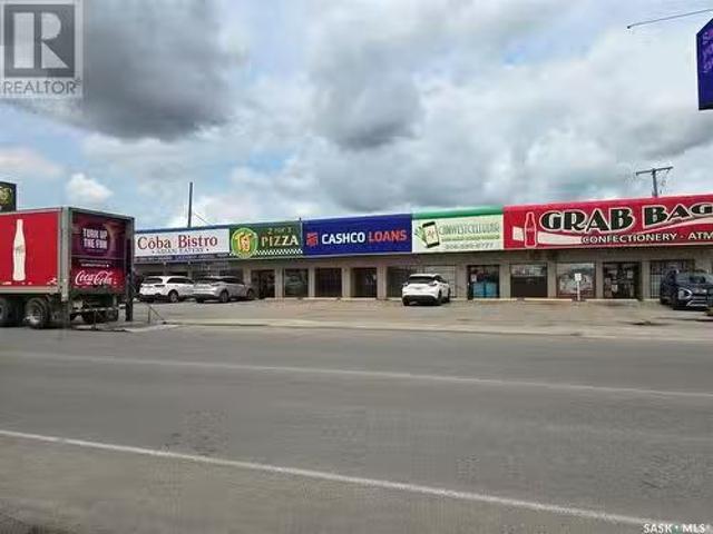 Rental! 864 Victoria Avenue E, Regina, SK, S4N 4J4 commercia.
