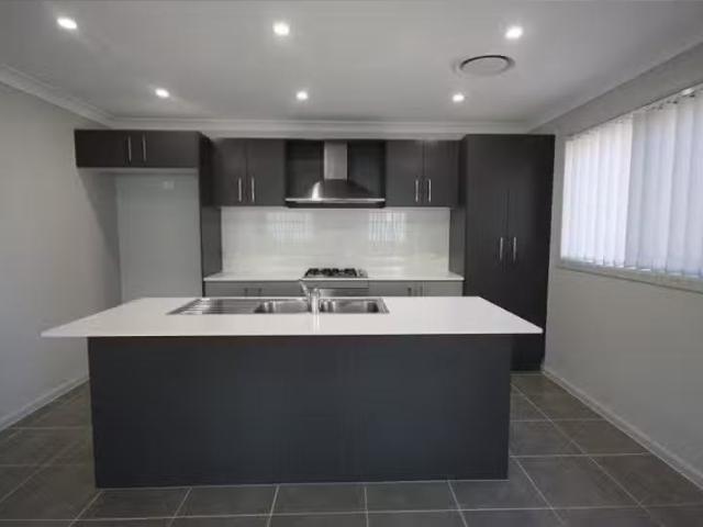 Deal! 87 Macdonald Road, BARDIA House for rent Listed by Oliv.