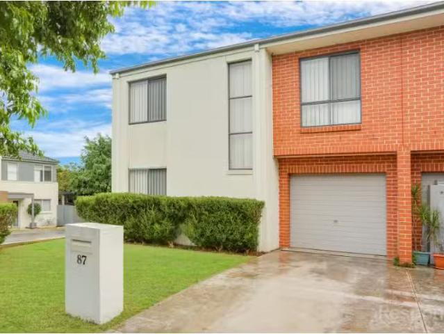 Cheap 87 Tamarind Drive, Acacia Gardens House for rent Listed.