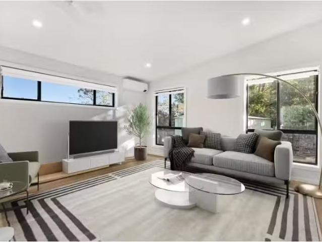 Rental! 87a Sir Thomas Mitchell Drive, Davidson Apartment for.