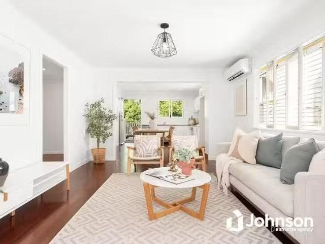 For Rent! 88 Smallman Street, Bulimba, QLD 4171