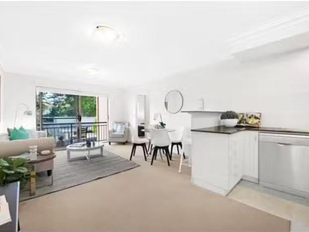 For Rent! 8/92 Parraween Street, CREMORNE Apartment for rent.