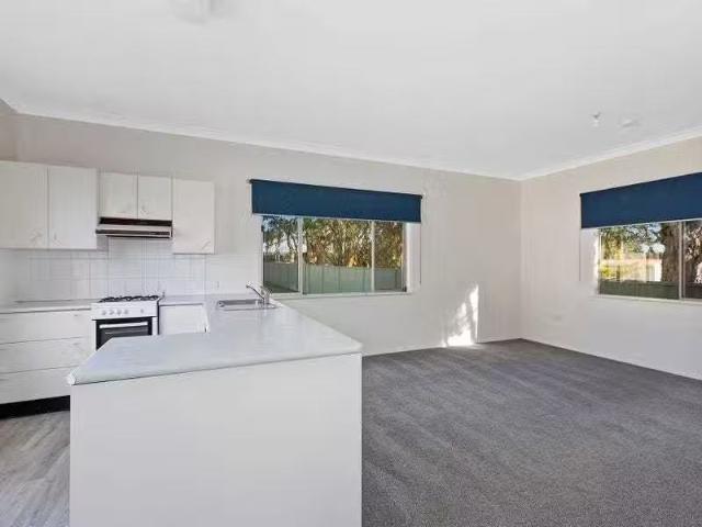 Nice 89 Surf Street, Long Jetty House for rent Listed by Roxa.