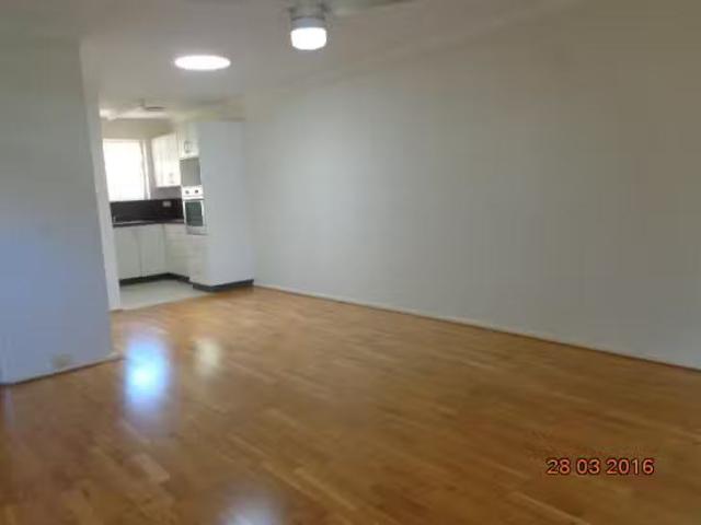 Nice 8/12 Hefron Street, Rockingham, WA 6168