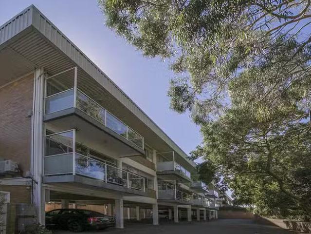 Cheap 8/16 Richardson Avenue, Claremont, WA 6010