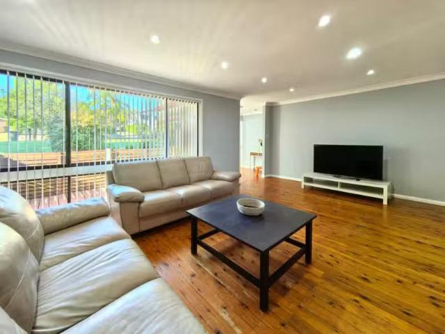 Deal! 81 Hutchins Crescent, Kings Langley NSW 2147