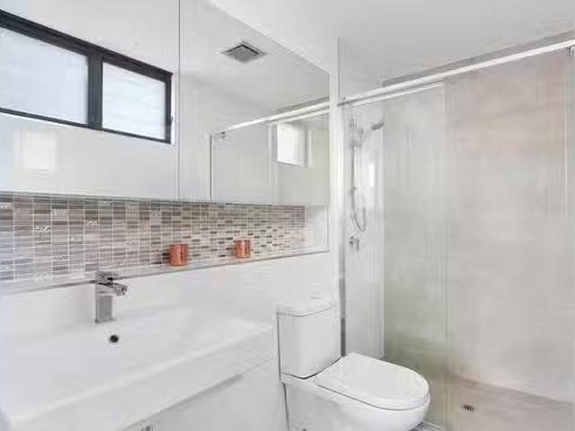 New 8/23 Paragon Street, Yeronga, QLD 4104