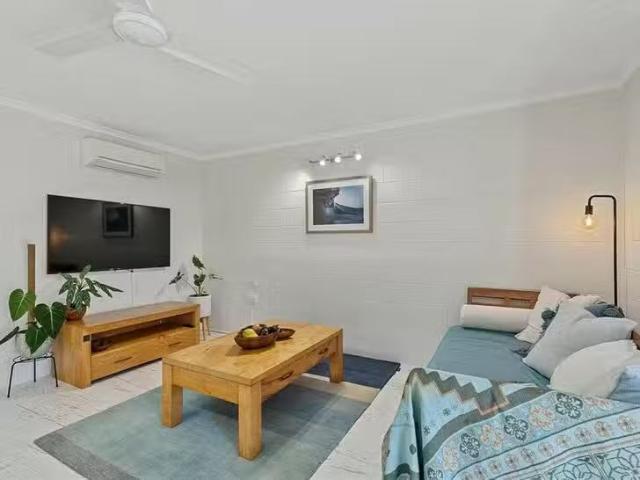 Deal! 8/2 Mcpherson Close, Edge Hill, QLD 4870