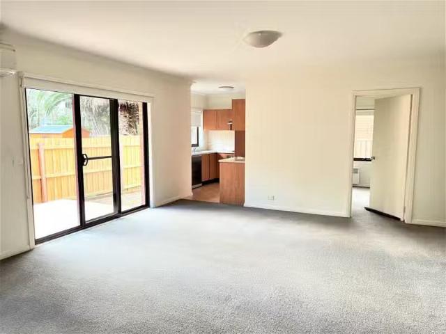 Cozy 8/317 Hawthorn Road, Caulfield VIC 3162
