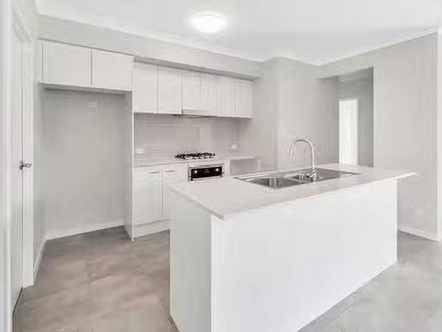 For Rent! 8 Conimbla Street, Pimpama, QLD 4209