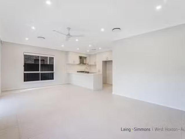 Deal! 8 Boxthorn Avenue, Leppington, NSW 2179