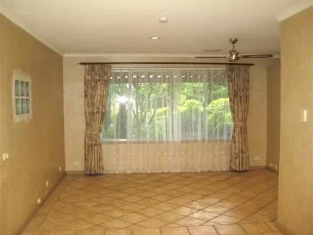 Rental! 8 Bangalay Crescent, Surrey Downs, SA 5126