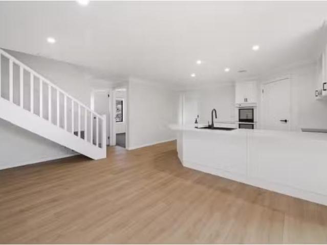 For Rent! 8 Birchgrove Drive, Orange NSW 2800 House for rent.