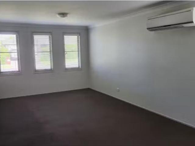 For Rent! 8 Kooringal Avenue, Woongarrah House for rent Liste.
