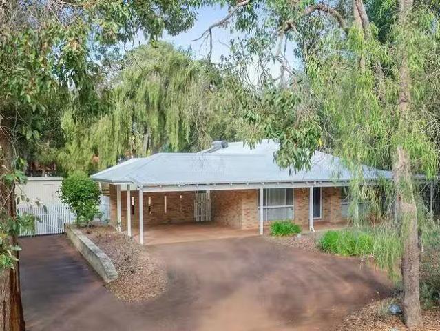 Cozy 8 Kalgaritch Avenue, West Busselton, WA 6280