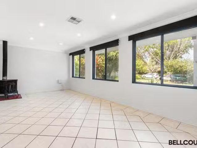 Cheap 8 Hewitt Way, Booragoon, WA 6154