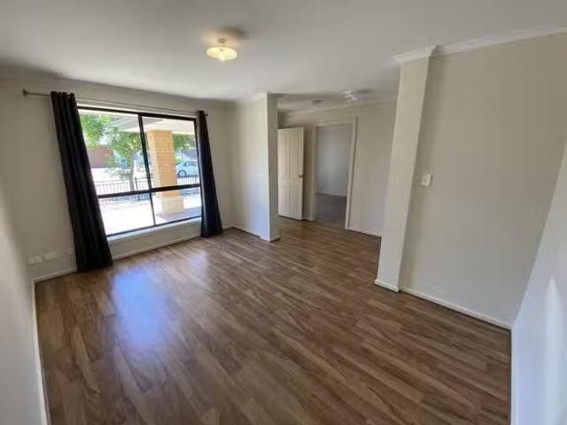 Deal! 8 Huron Street, Andrews Farm, SA 5114