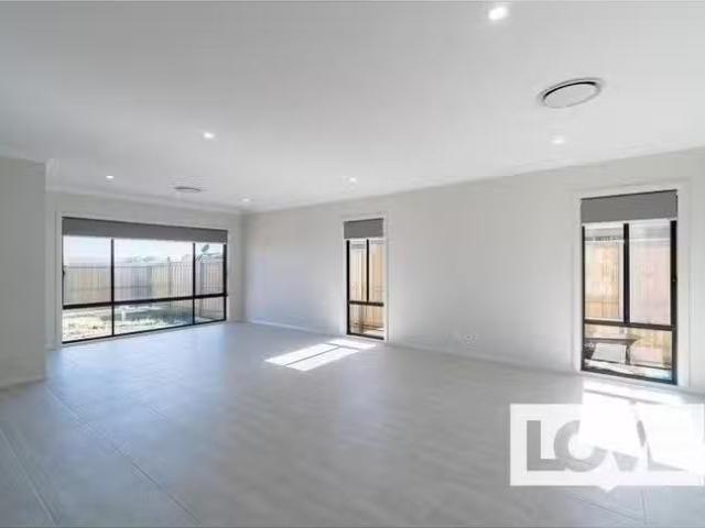 Deal! 8 Malachite Street, Chisholm, NSW 2322