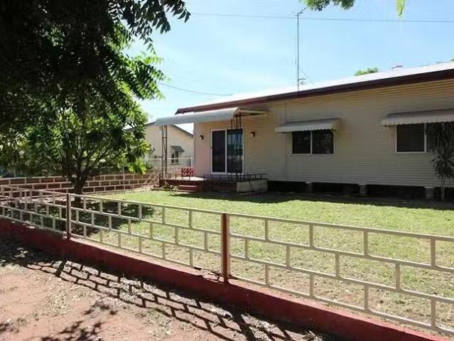 Unique 8 Margaret Street, Soldiers Hill, QLD 4825