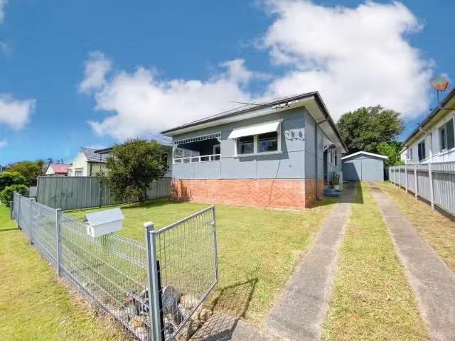 Unique 8 Queen Street, Rutherford House for rent Listed by Je.