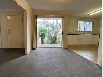 Cozy 8 Willai Street, BOLTON POINT House for rent Listed by B.