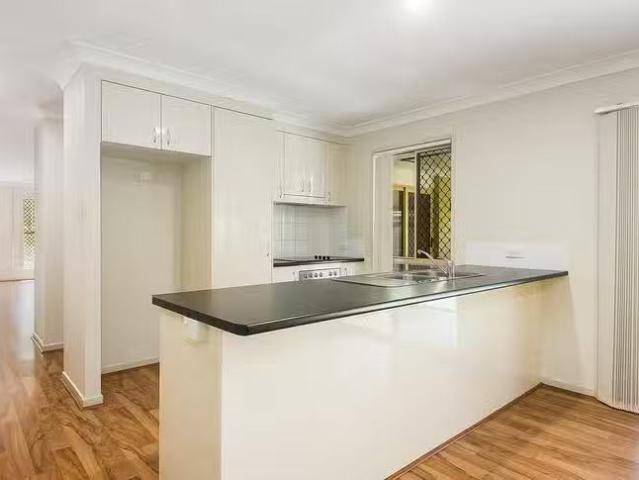Rental! 8 Zain Street, Heritage Park, QLD 4118