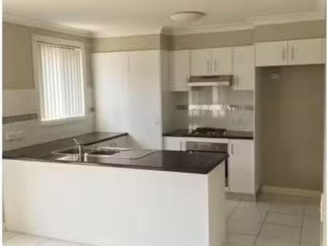 Cozy 8a Netherton Park Avenue, ARMIDALE House for rent Listed.