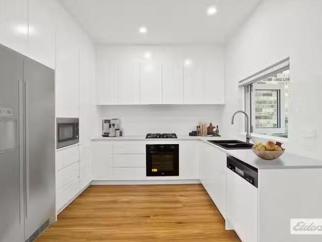 Deal! 8A Coolgardie Street, East Corrimal, NSW 2518