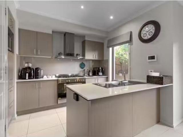 Charming 8A Esther Street, Templestowe Lower House for rent L.
