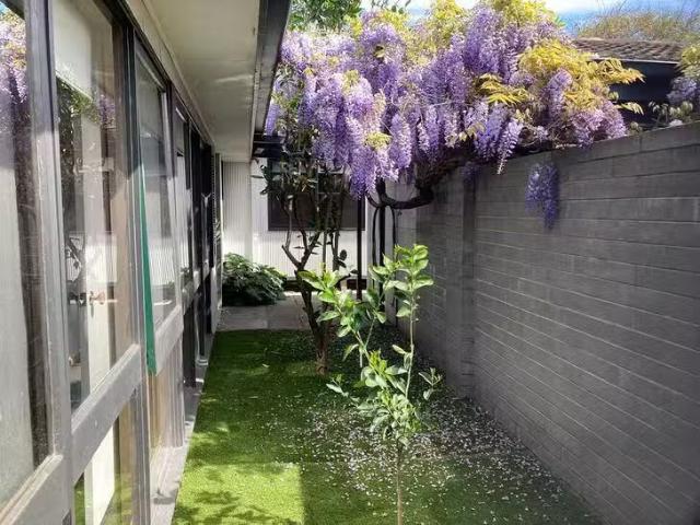 For Rent! 8A Gordon Street, Beaumaris, VIC 3193