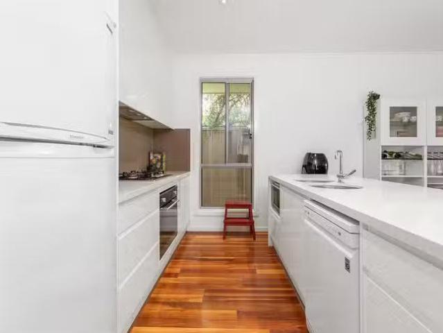 For Rent! 8A Lynton Avenue, North Brighton, SA 5048