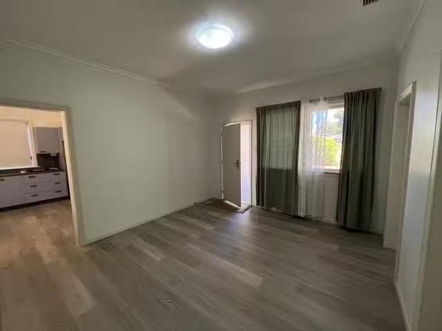 Nice 94 Fourth Avenue, Parkside, QLD 4825