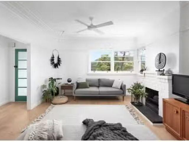 Unique 96 Prince Edward Park Road, WORONORA House for rent Li.