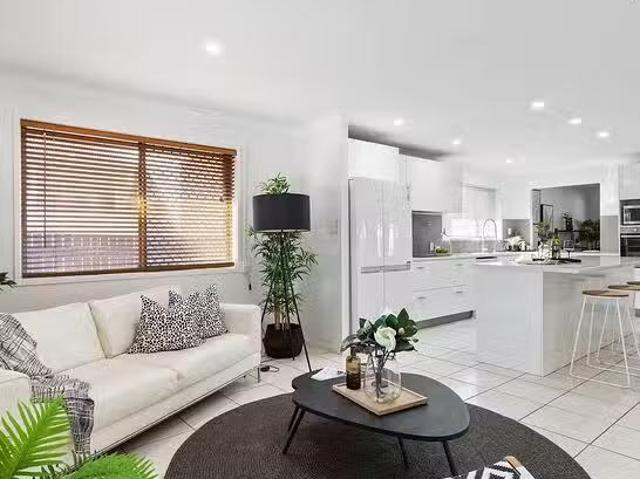 Rental! 99 Birkdale Road, Birkdale, QLD 4159