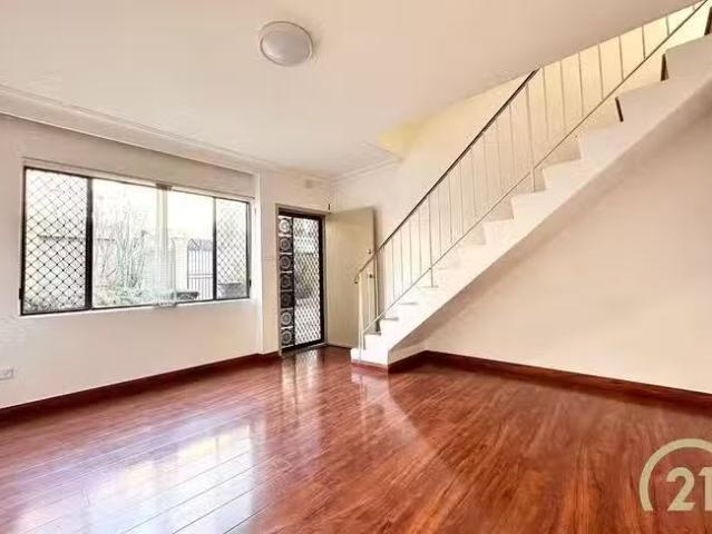 Charming 9/108 110 Wattle Avenue, Carramar, NSW 2163