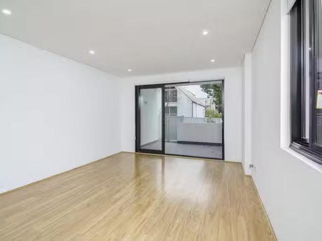 Just in! 9/11 13 Old Northern Road, Baulkham Hills, NSW 2153