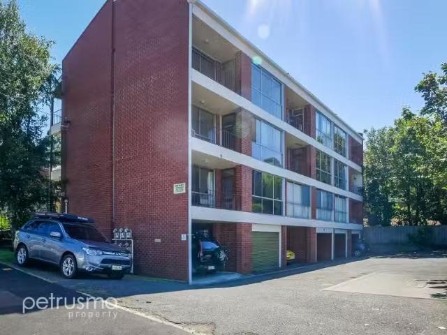 Rental! 9/11 Byron Street, Sandy Bay House for rent Listed by.