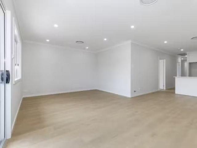 New 92A Robertson Road, Killarney Vale House for rent Listed.