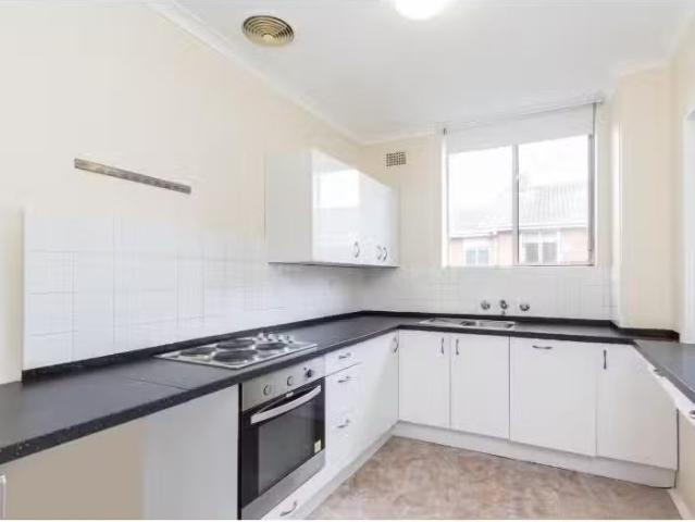Charming 9/33 Shirley Road, Wollstonecraft Apartment for rent.