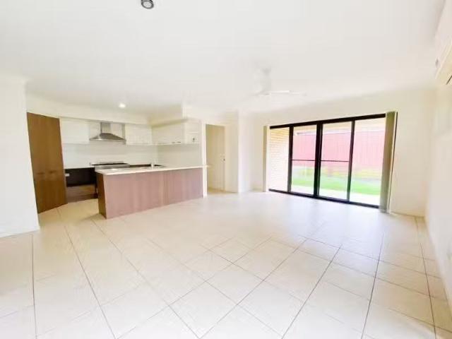 Cozy 93 Mc Keachie Drive, Aberglasslyn House for rent Listed.