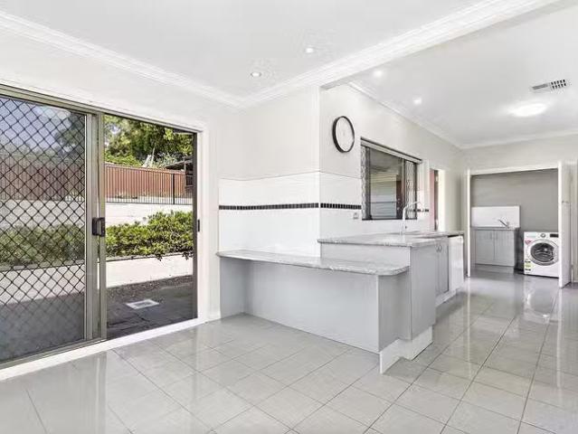 Unique 9 Banool Street, Keiraville, NSW 2500