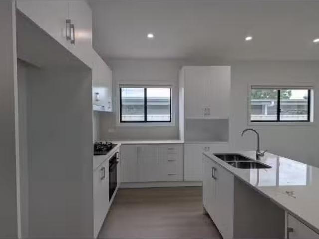 Rental! 9 Burkill close, DENMAN Townhouse for rent Listed by.
