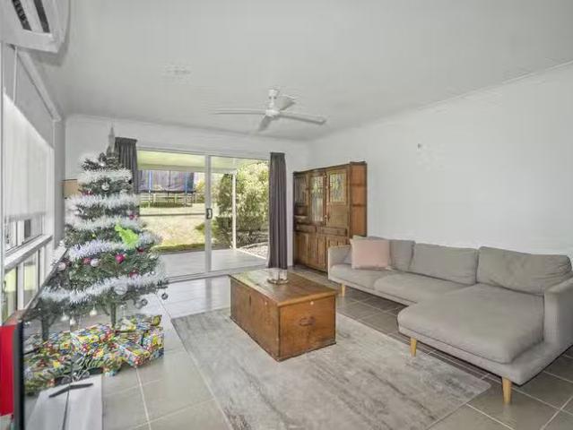 Cozy 9 Green Avenue, Branyan, QLD 4670