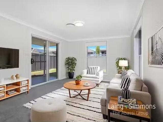 Unique 9 Daylesford Close, Ropes Crossing House for rent List.