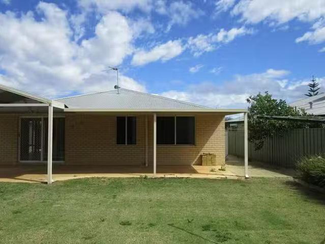 Nice 9 Dirphia Place, High Wycombe, WA 6057